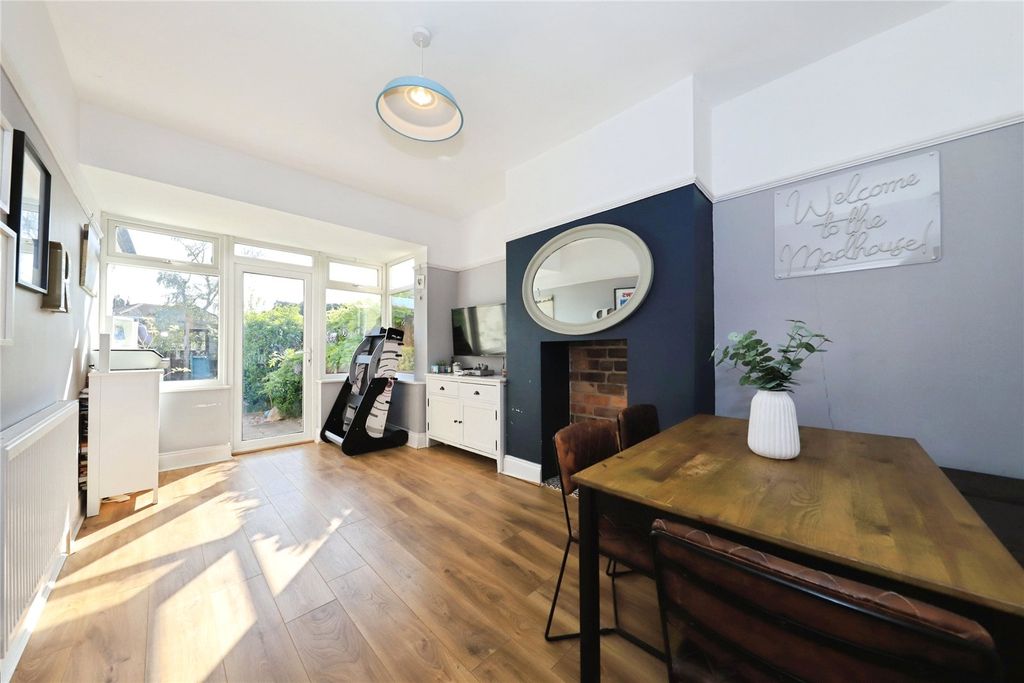 Property photo 3 of 17 Dining/ Sitting Room