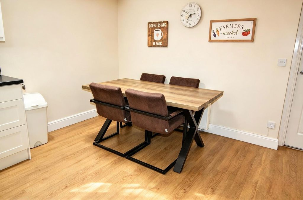 Property photo 3 of 7 Dining Room