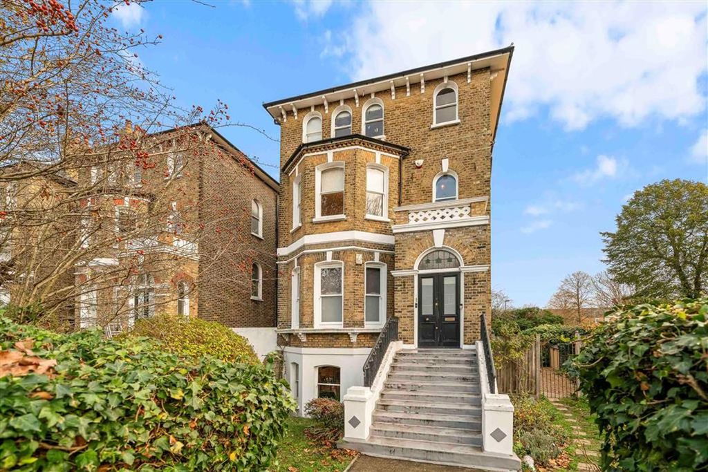 Property photo 1 of 9