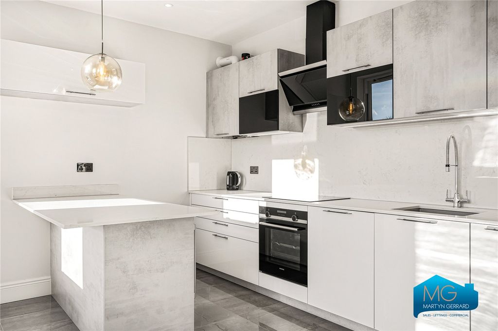 Property photo 2 of 23 Picture No. 01