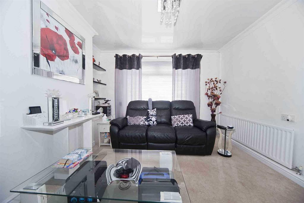 Property photo 2 of 23