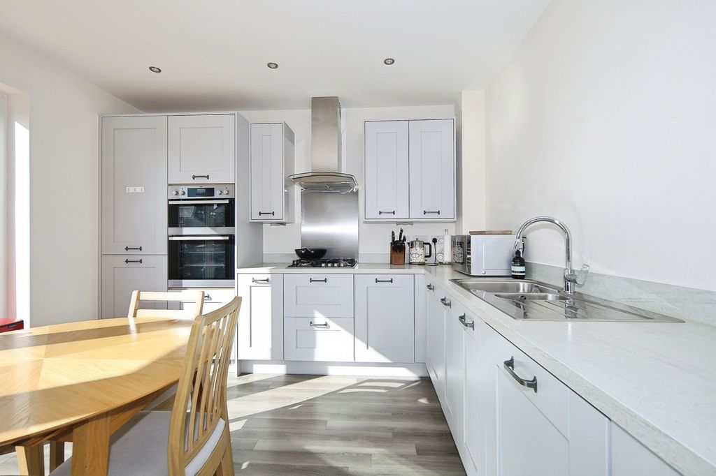 Property photo 2 of 18 Pbox-Img.Jpg