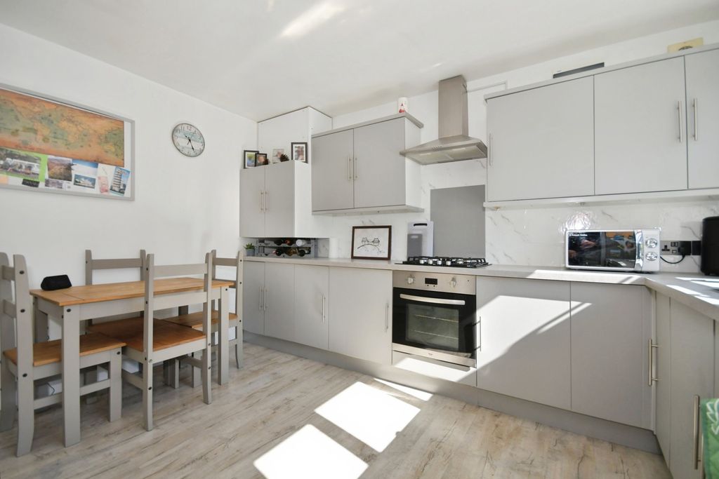 Property photo 2 of 17 Pbox-Img.Jpg