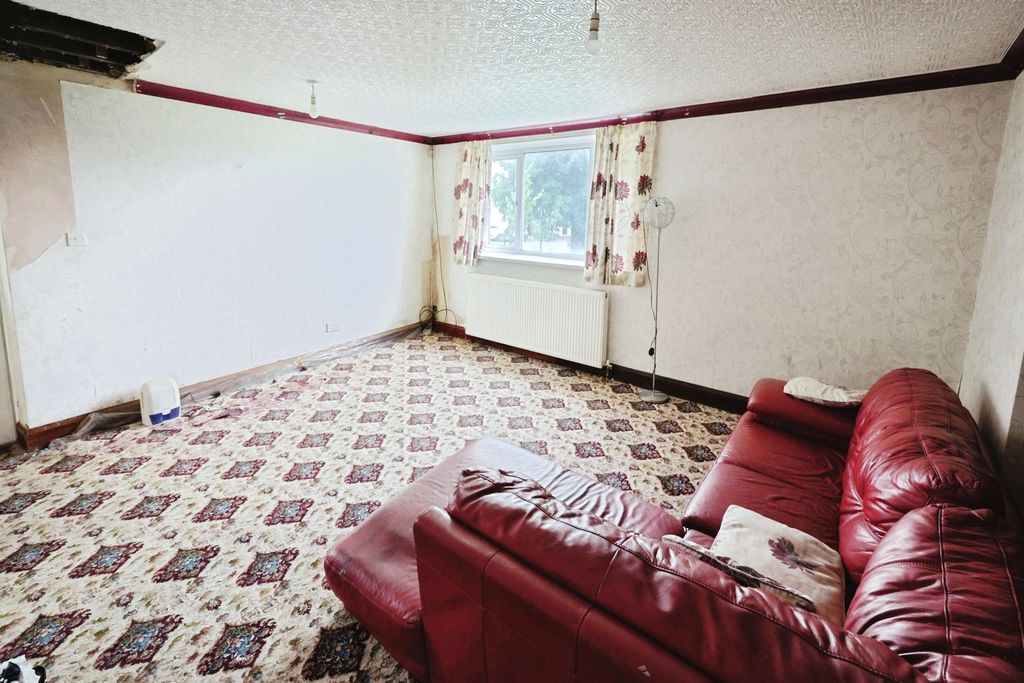 Property photo 3 of 19 Pbox-Img.Jpg