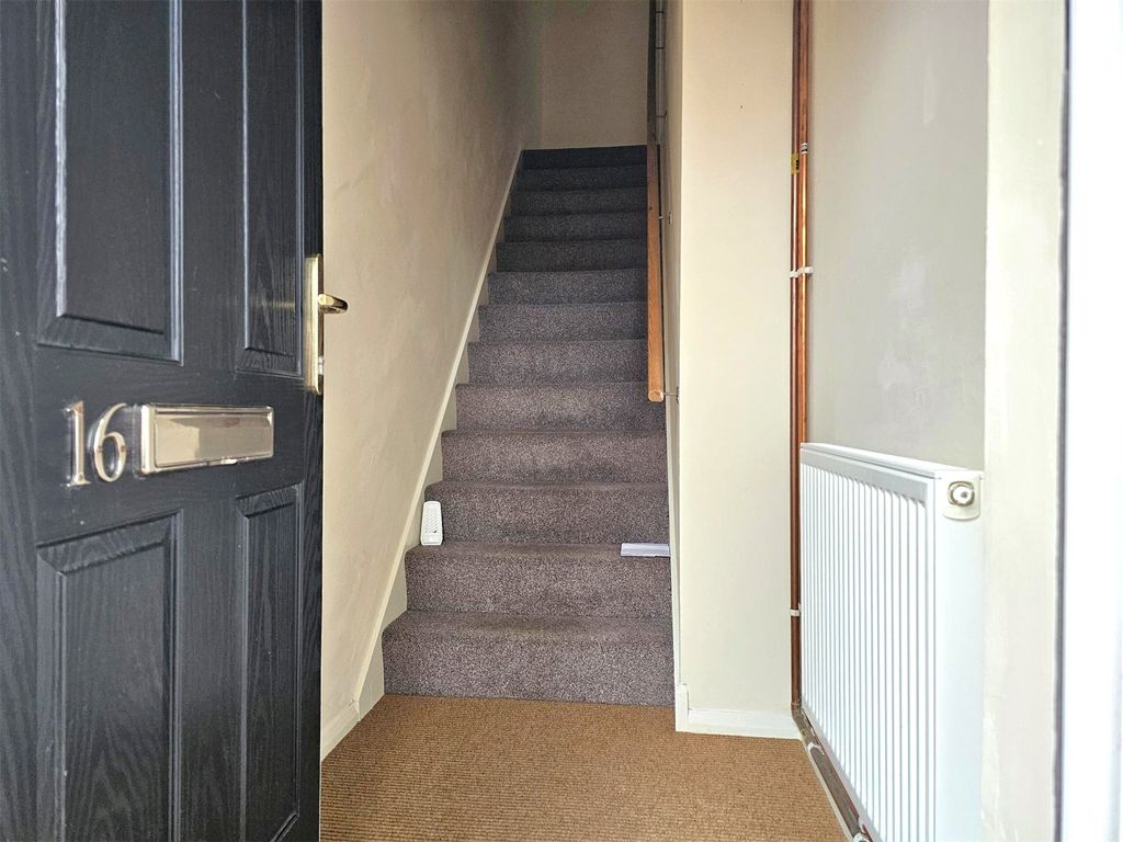 Property photo 2 of 10 Entrance