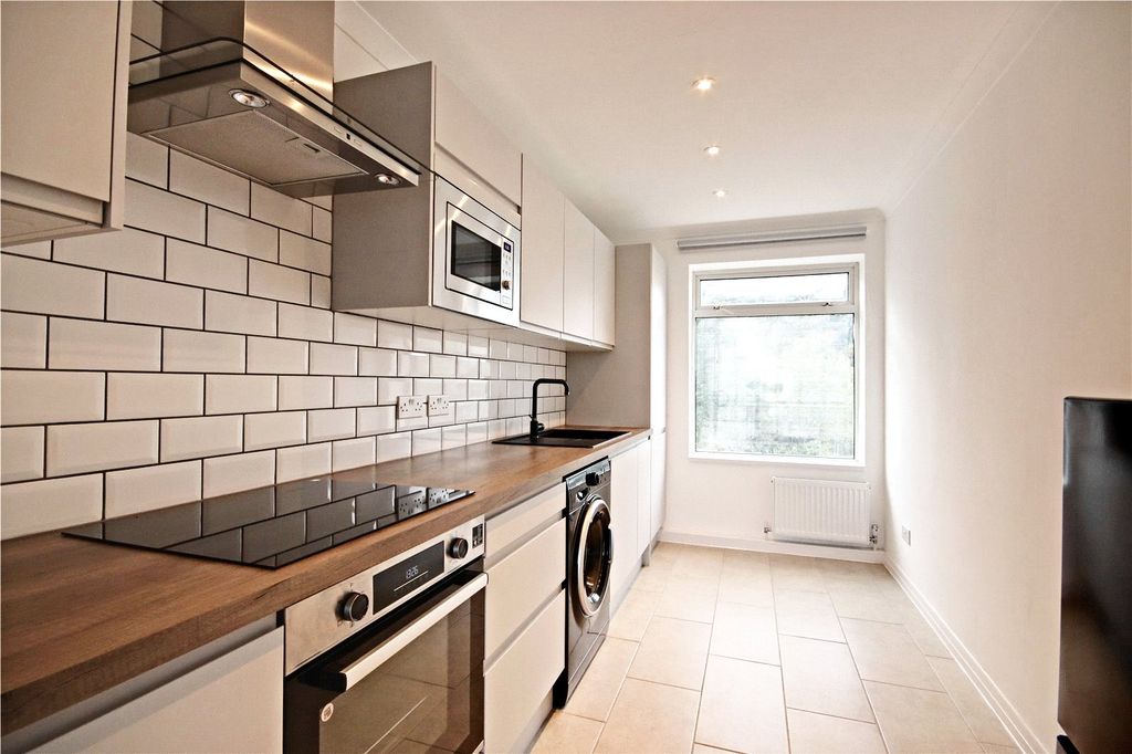 Property photo 2 of 14 Picture No. 75