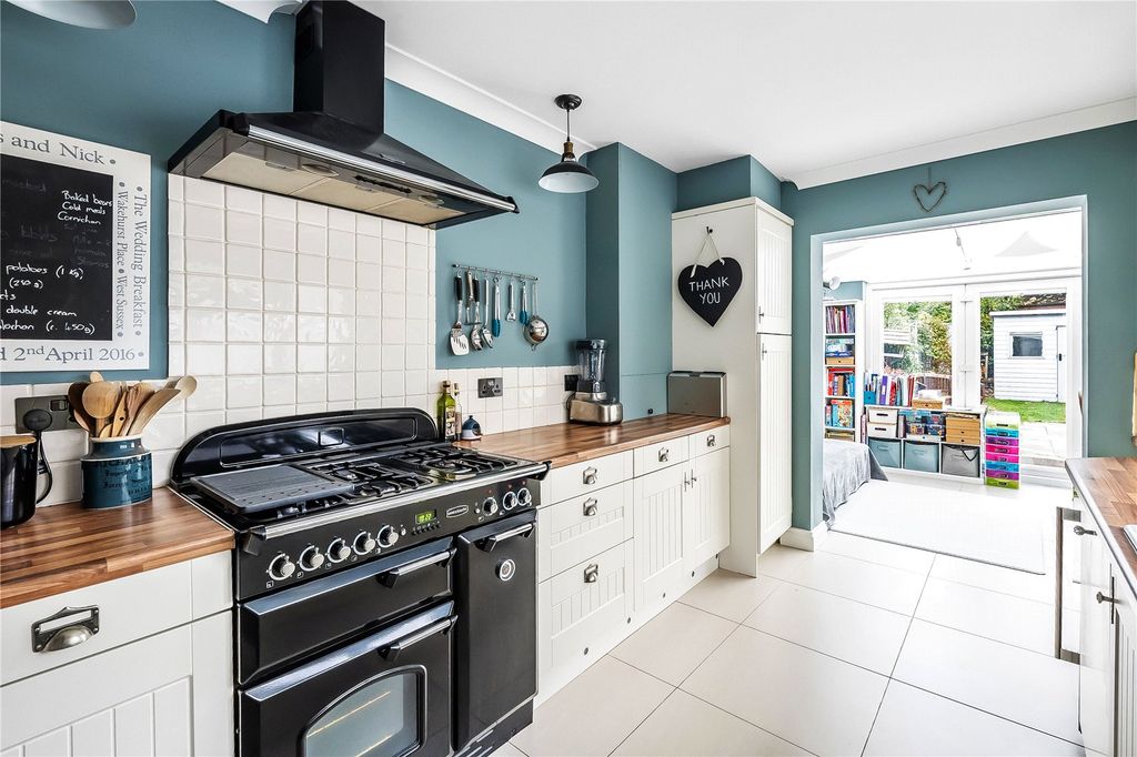 Property photo 2 of 16 Kitchen