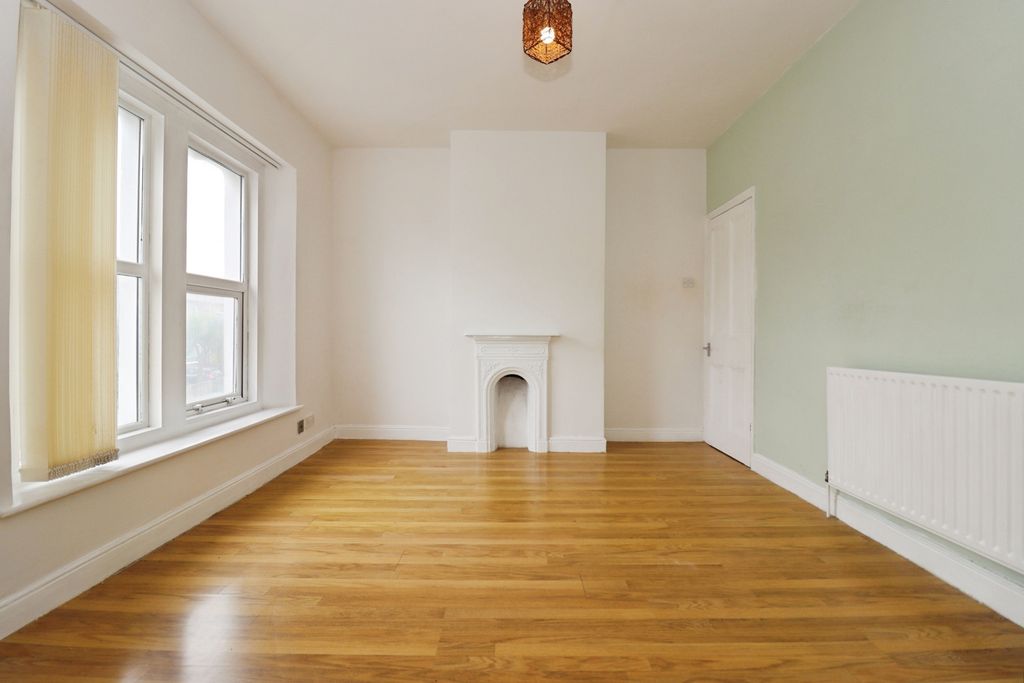 Property photo 3 of 12 Pbox-Img.Jpg