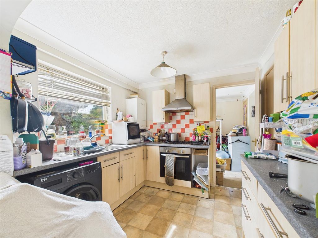 Property photo 3 of 14 6 - Dinder Close.Jpg