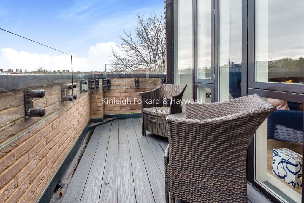 Property photo 3 of 9 433d4317-E654-43B1-9