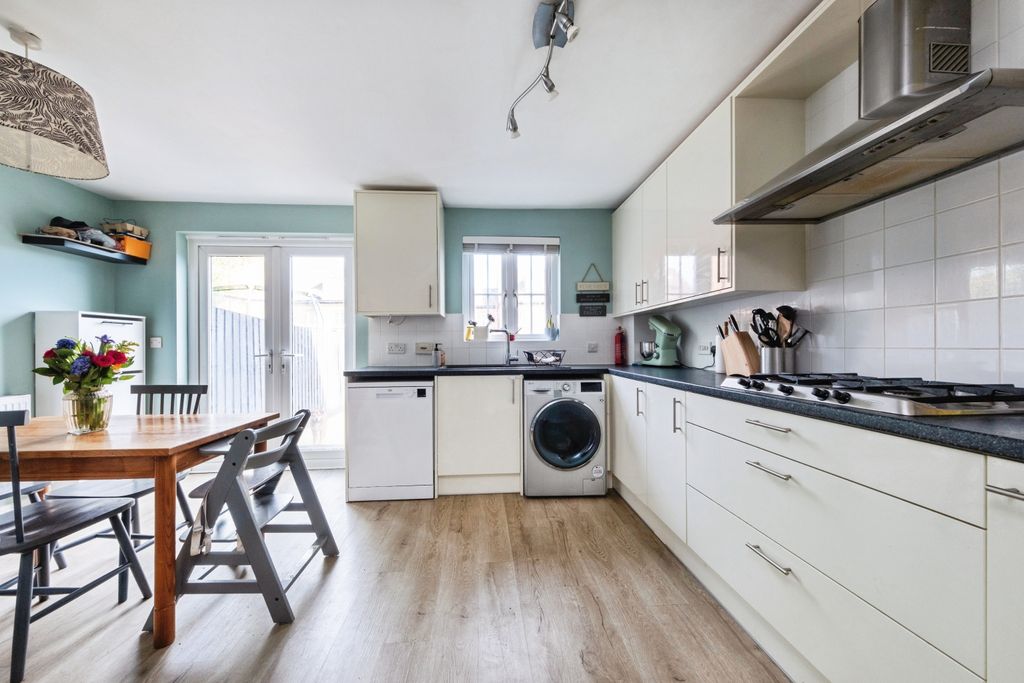 Property photo 2 of 19