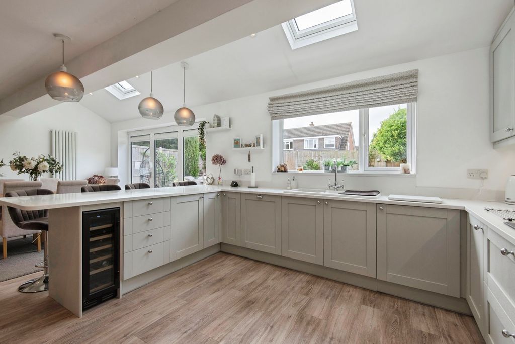 Property photo 3 of 18 Pbox-Img.Jpg