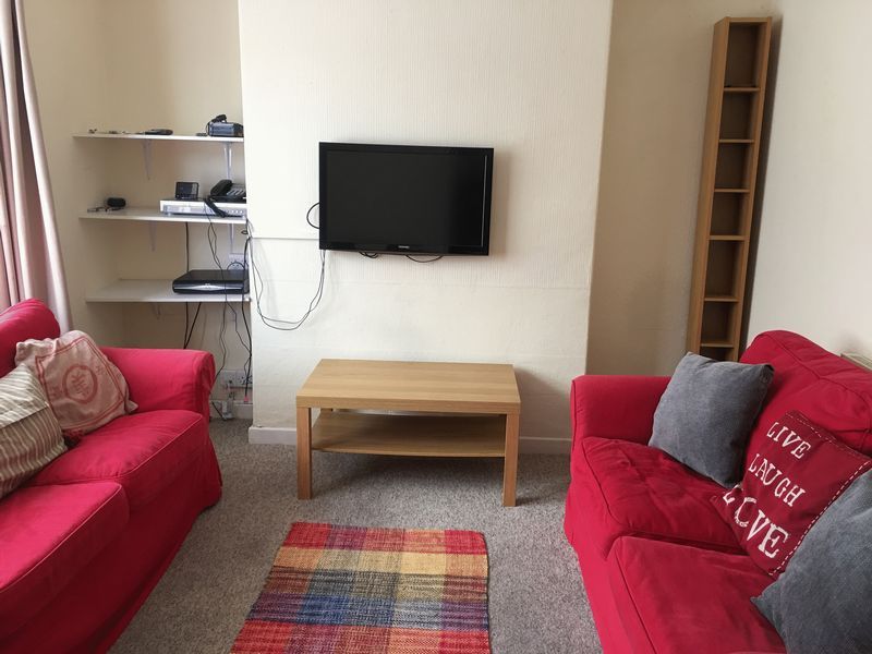 Property photo 1 of 10 Photo 9