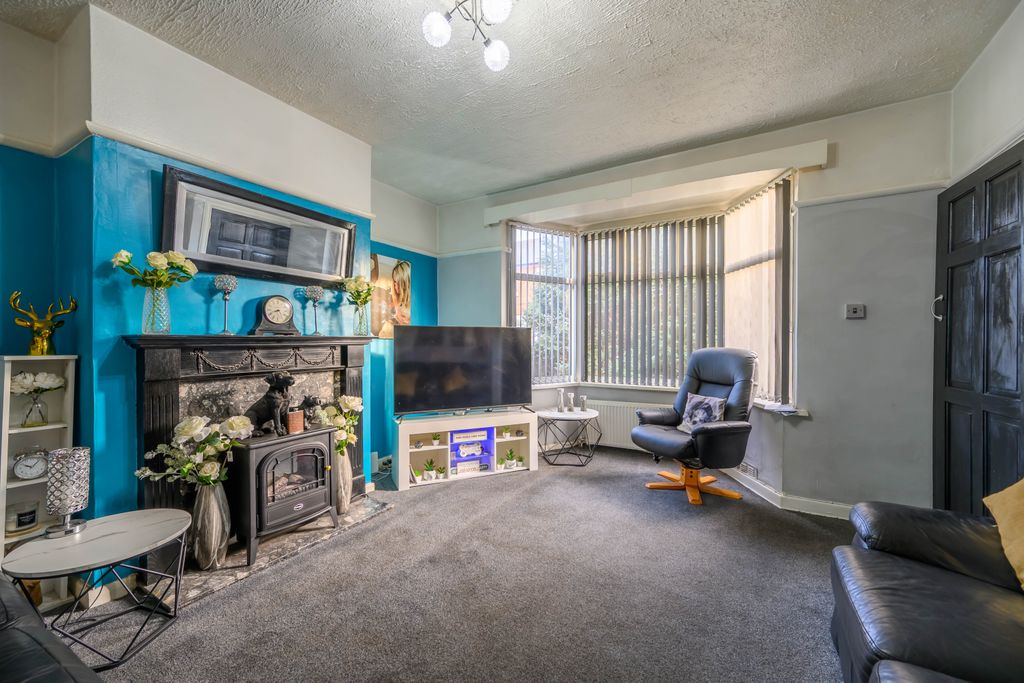 Property photo 3 of 17 Dsc_4355-Hdr