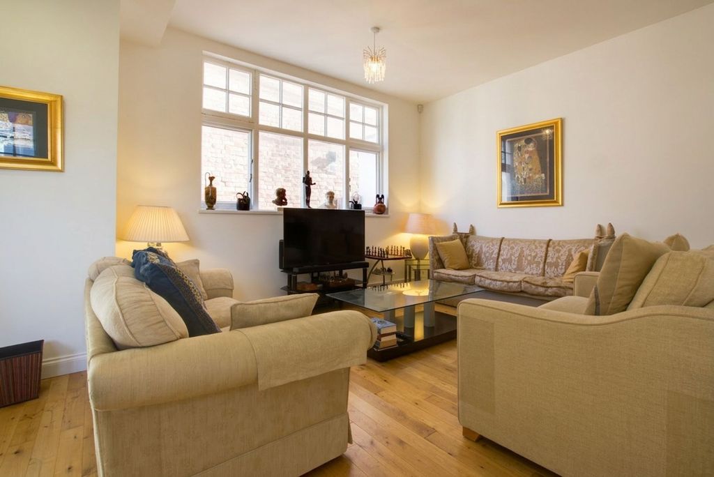 Additional image 8 of 5 bed semi-detached house for saleKnighton Road, Leicester LE2