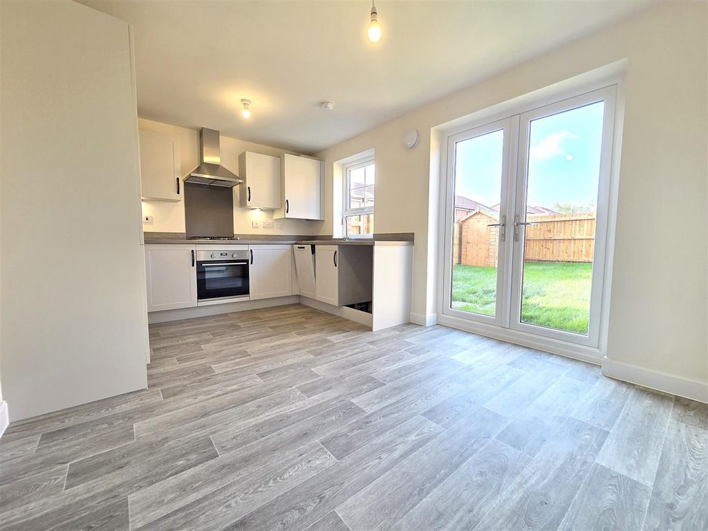 Property photo 2 of 15 Kitchen Diner