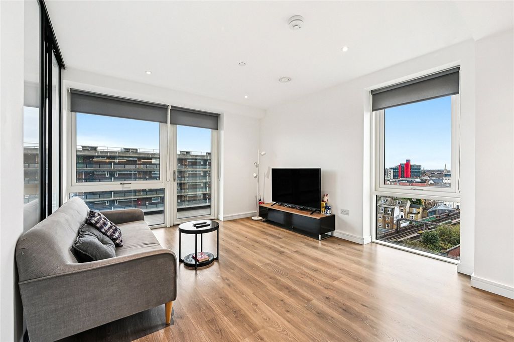 Property photo 1 of 14 Reception Room