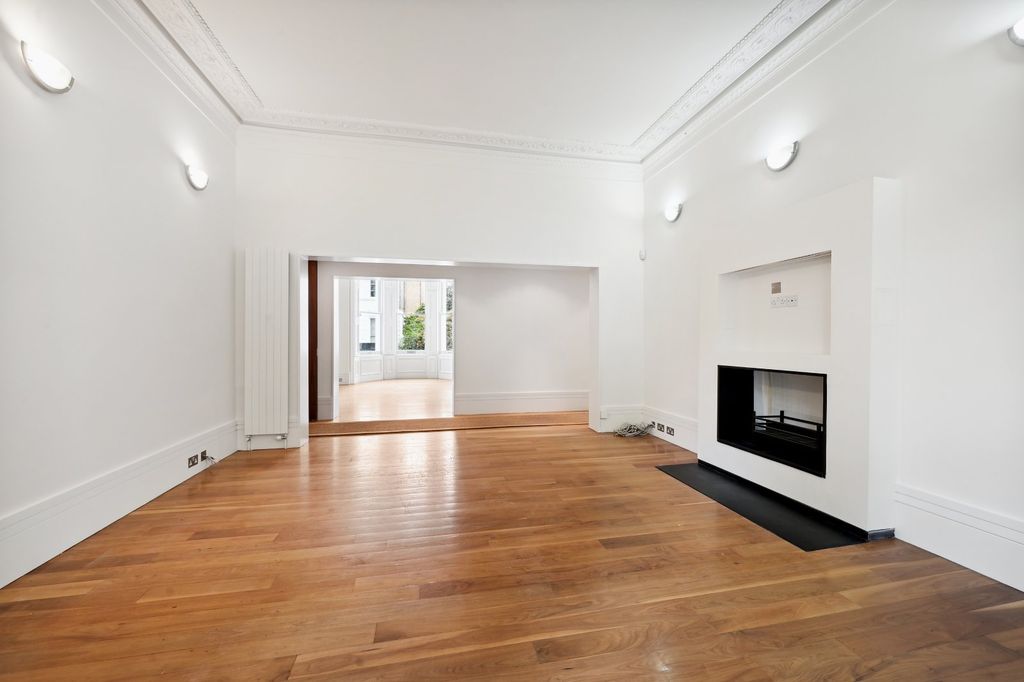 Property photo 2 of 16 Double Reception