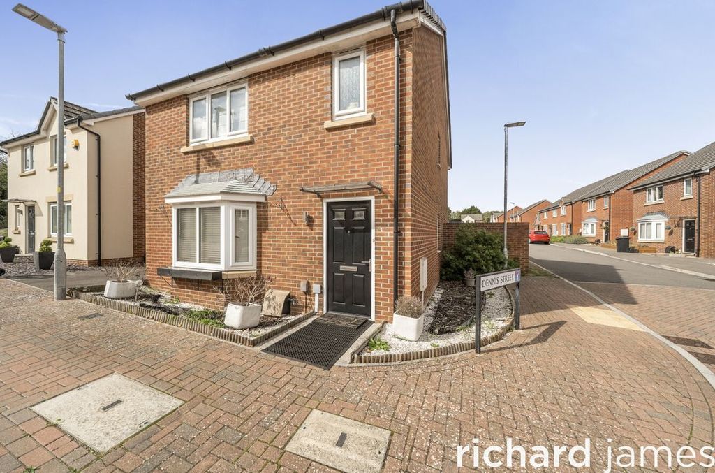 Property photo 1 of 13 57Ff3Cb39F1040Aca0Ad559400F8d482