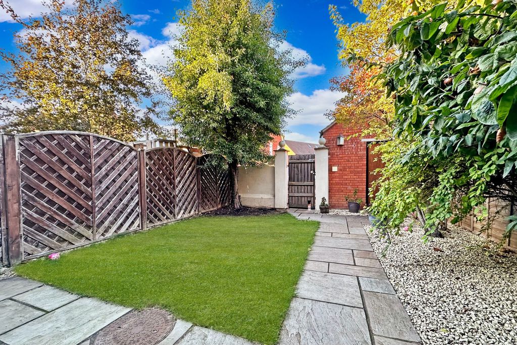 Property photo 2 of 3