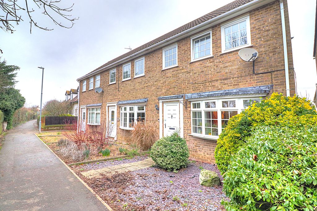 Property photo 2 of 17 Front 3