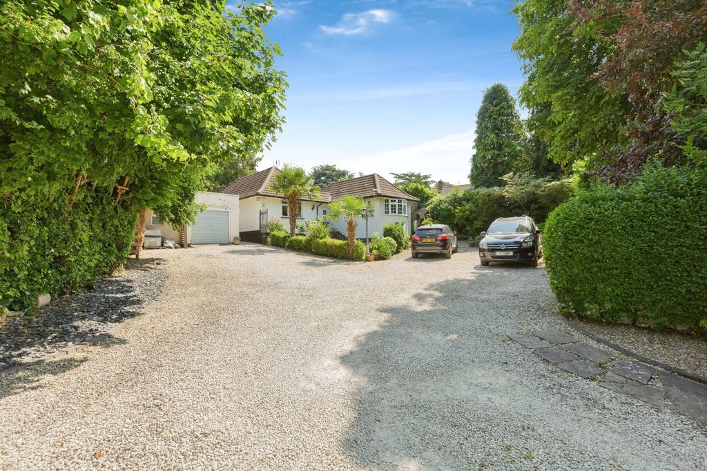 Property photo 2 of 17 Photo