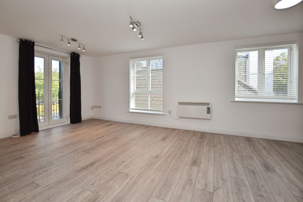 Property photo 3 of 8 0d1Ae8A0-Lounge