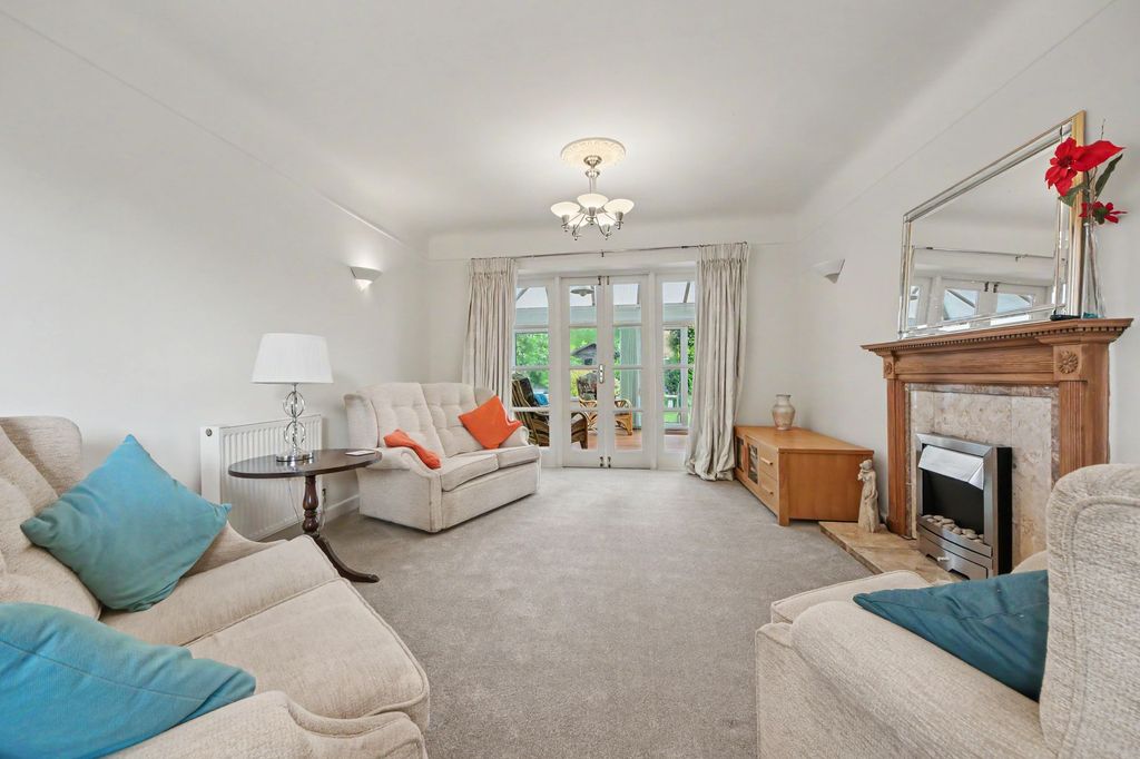 Property photo 2 of 16