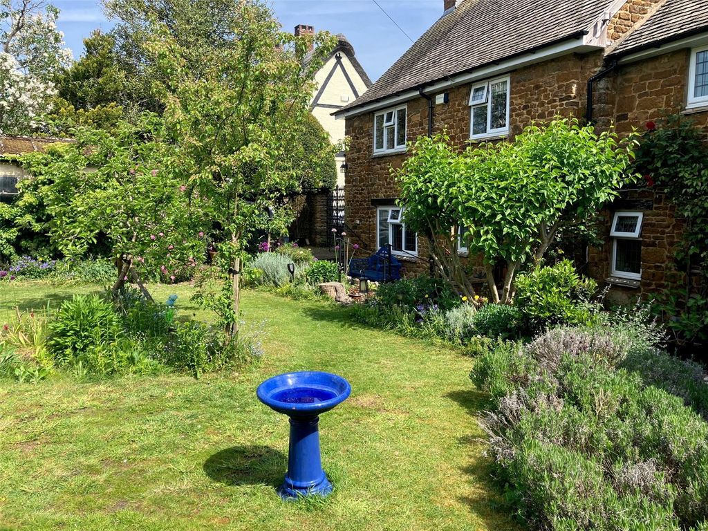 Property photo 3 of 15 Garden