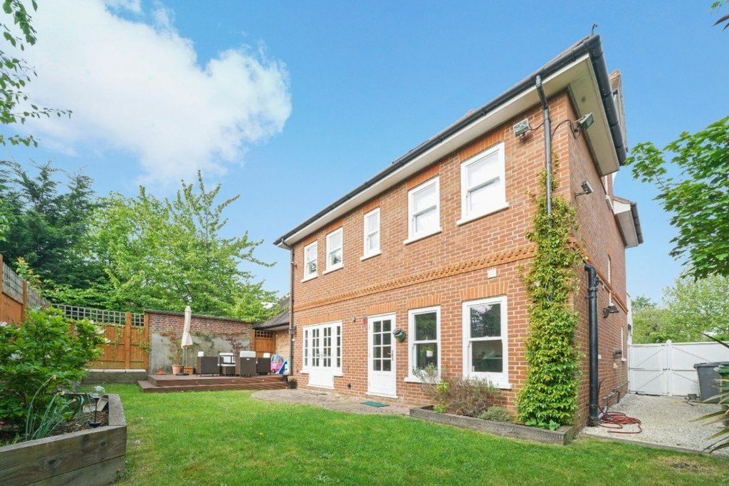 Property photo 3 of 33