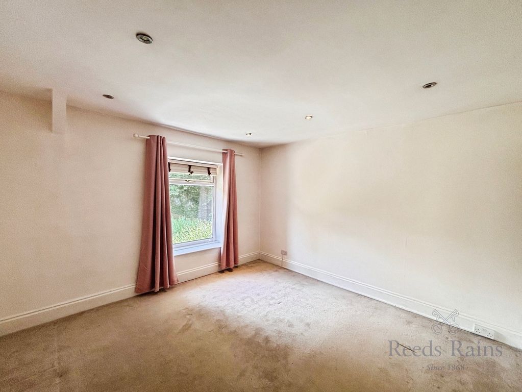 Property photo 3 of 16 Picture No. 30