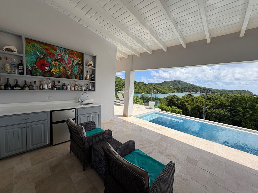 Property photo 1 of 33