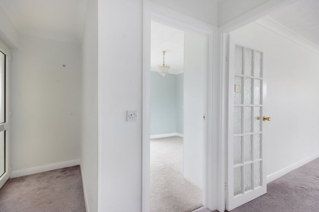 Additional image 11 of 2 bed flat for saleCavendish Square, Bramblefield Estate, Longfield DA3