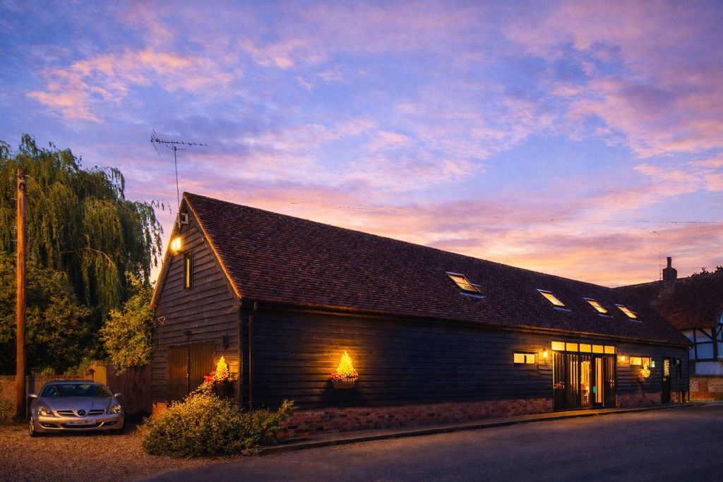 Property photo 2 of 30