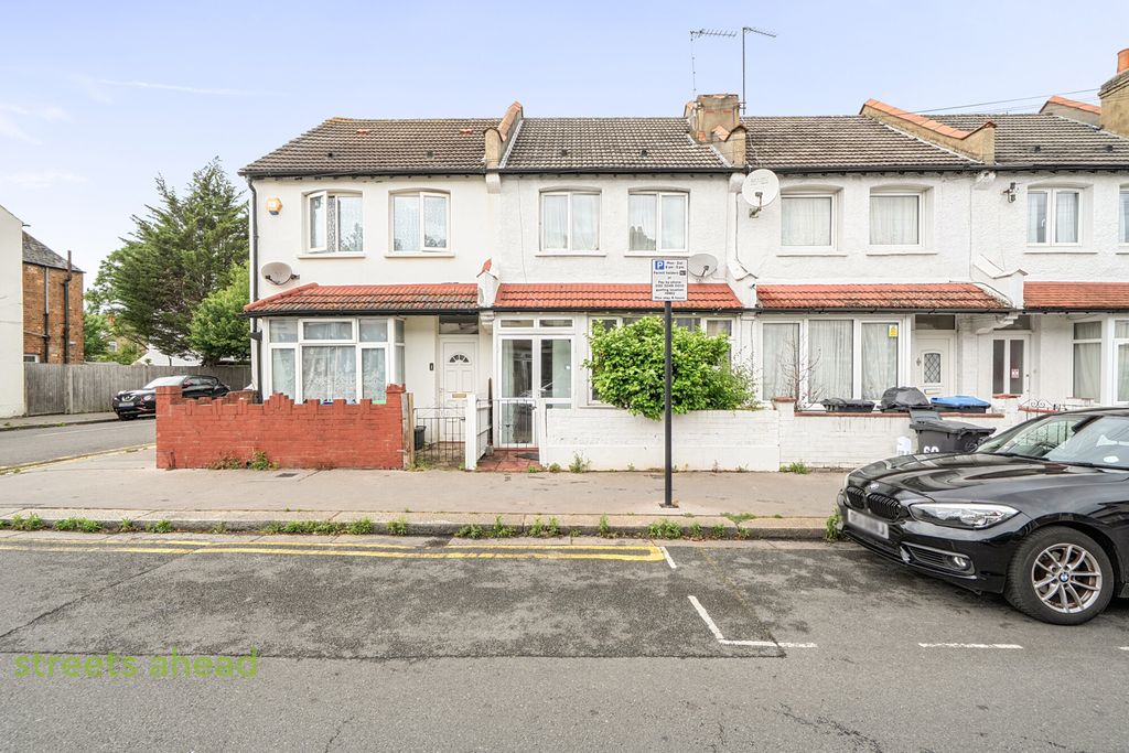 Property photo 1 of 17 E16d5Caf-F006-448...