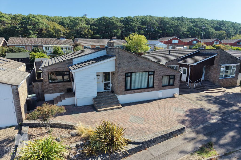 Property photo 1 of 40