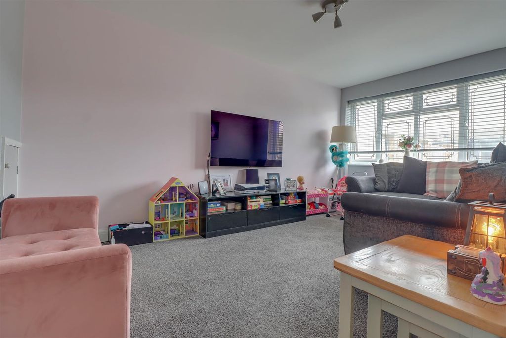 Property photo 3 of 21 3Barriepavement-20B.Jpg