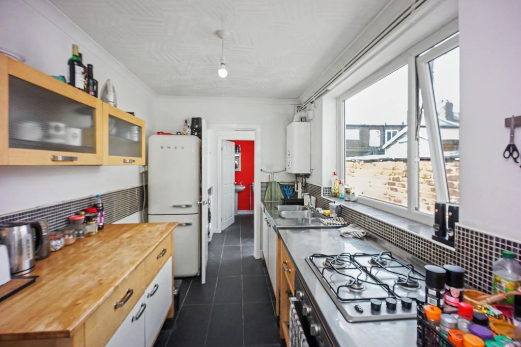 Property photo 2 of 28