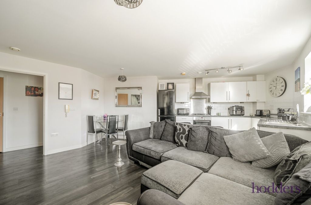 Property photo 2 of 15 0c55c998-5483-49A...