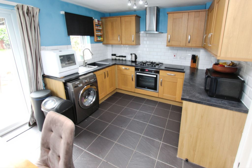 Property photo 2 of 19