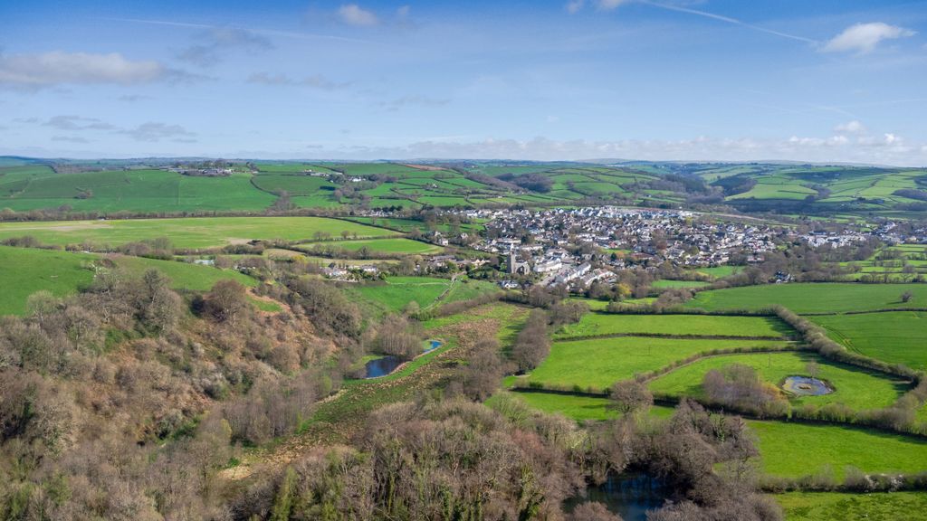 Property photo 3 of 6