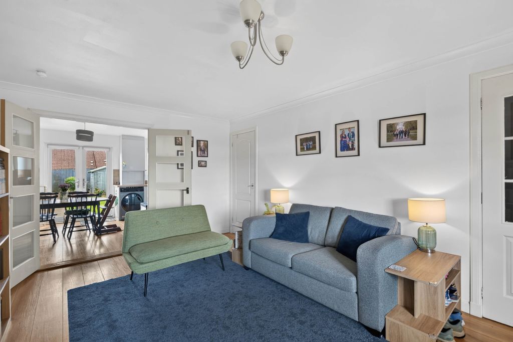 Property photo 2 of 36