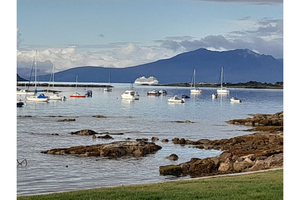 Property photo 2 of 18 Sea View