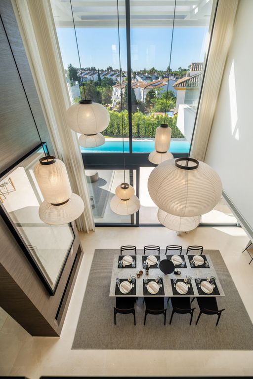 Property photo 2 of 33