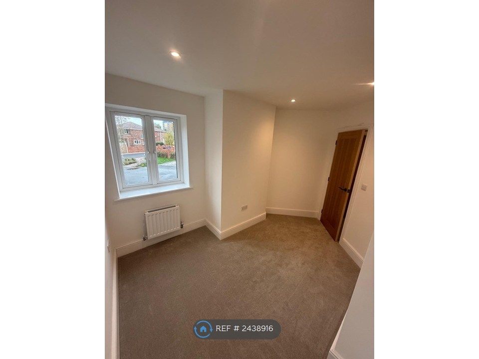 Property photo 2 of 25