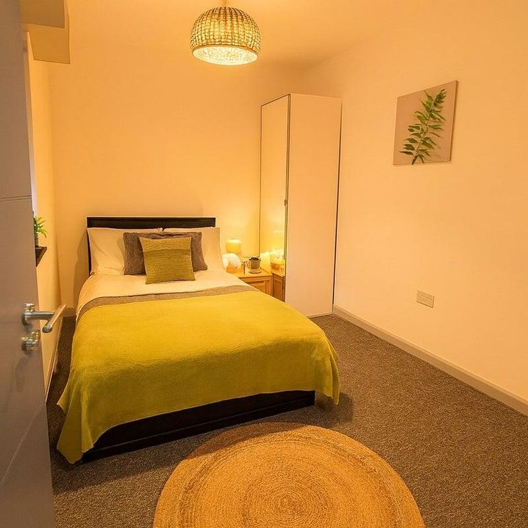 Property photo 2 of 9 Bedroom