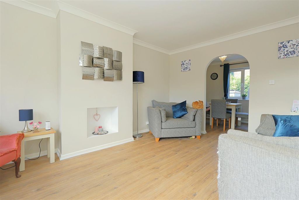 Property photo 2 of 16 Living Room