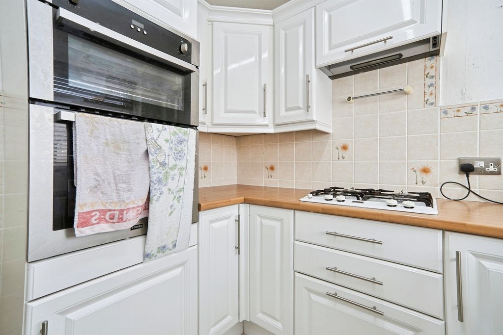 Property photo 3 of 14