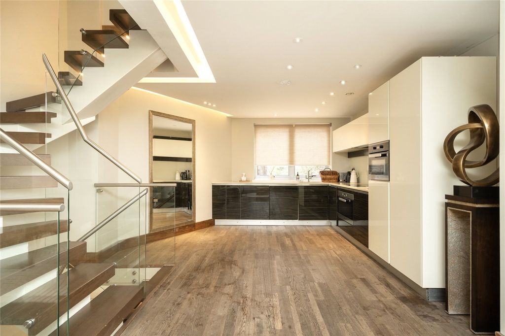 Property photo 3 of 13 Picture No. 36