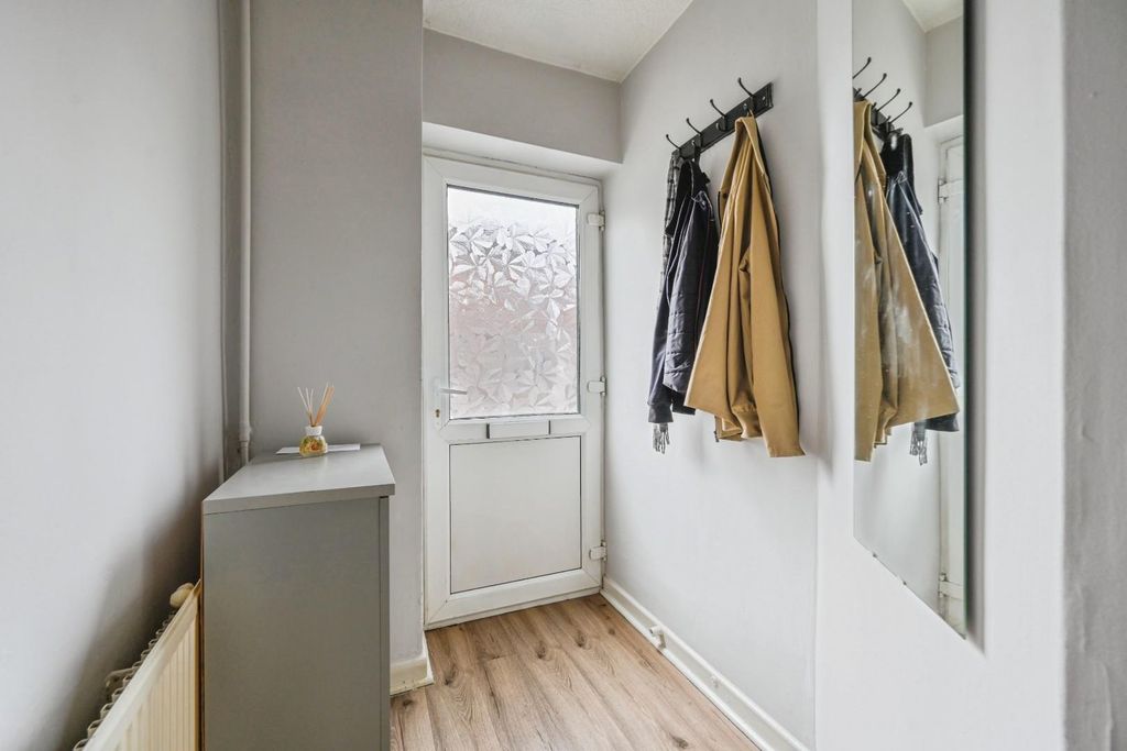 Property photo 3 of 18 25Newroad-9.Jpg